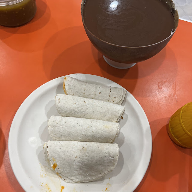 Tacos de Cochito Y Pozol de Cacao