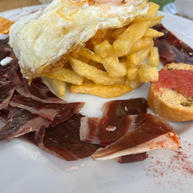 Huevos Rotos Con Jamón