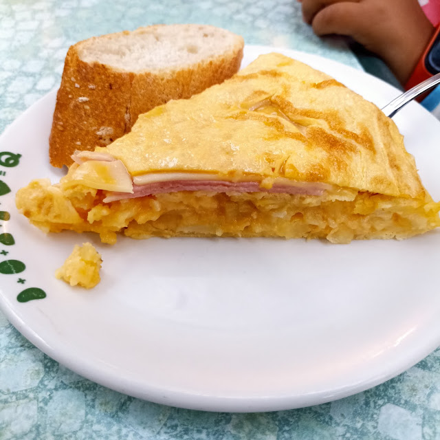 Tortilla de Patatas Jamón Y Queso