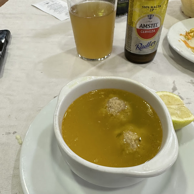 Consomé Con Pelotas