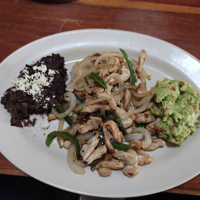 Pechuga Asada Con Cebolla