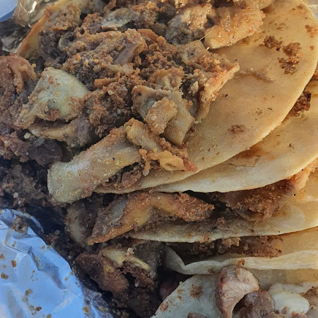Tacos de Tripa Y Carne Asada