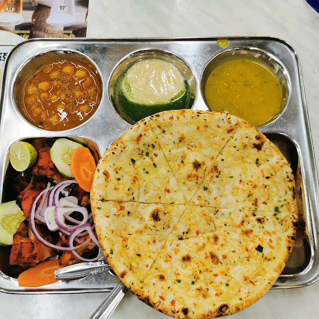 Tandoori Roti & Chicken