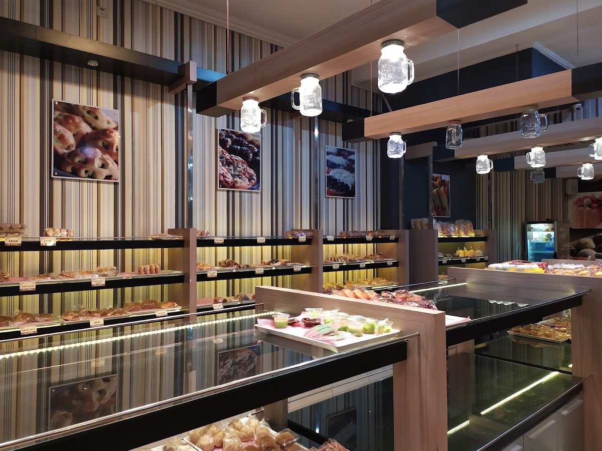 Aroma Bakery Dan Istana Es