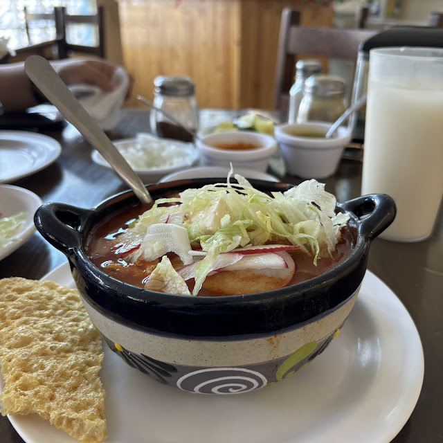 Pozole Rojo Mixto Grande