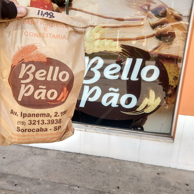 Pão Guardado Difícil de Engolir Não Recomendo Nem Para Meu Cachorro