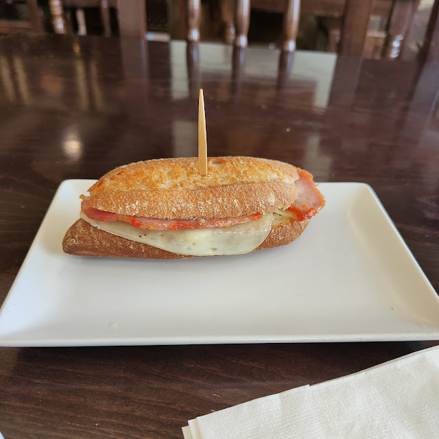 Bocatita de Lomo Y Queso