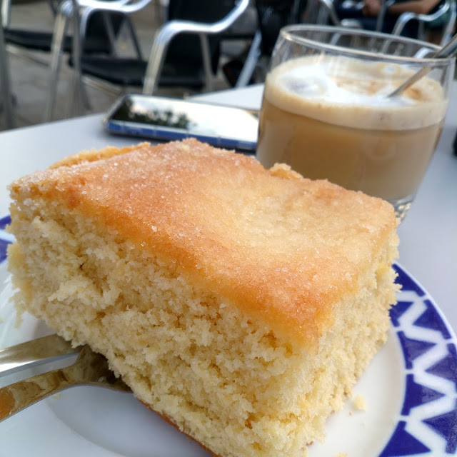 Bica Y Café Con Leche Con Hielo