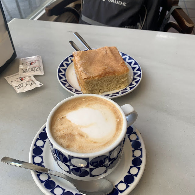 Bica Bizcocho Café Con Leche