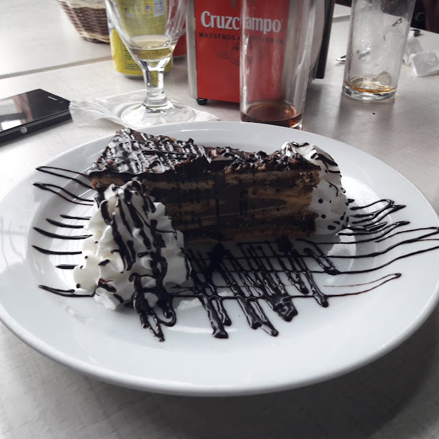 Berenjena Frita Con Miel Y Queso de Cabra