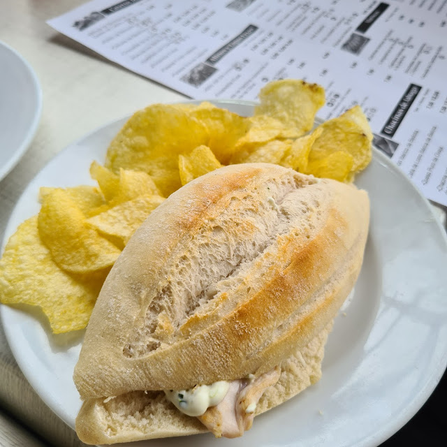 Montadito de Pollo Con Alioli