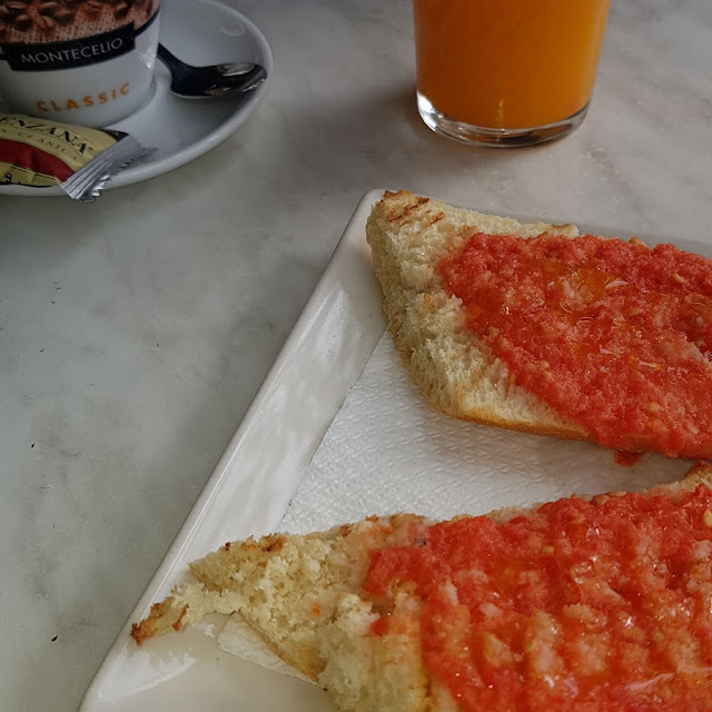 Tostada Con Tomate