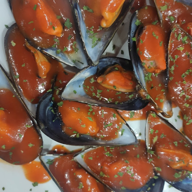 Mejillones Con Tomate
