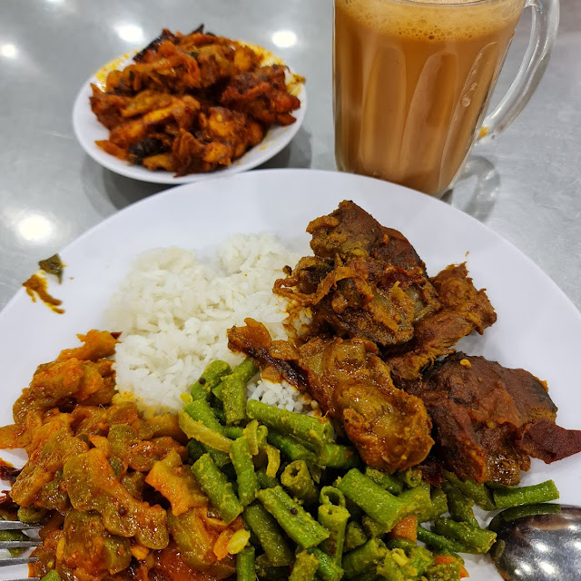 Mix Rice Curry Chicken with Mixed Vegetables