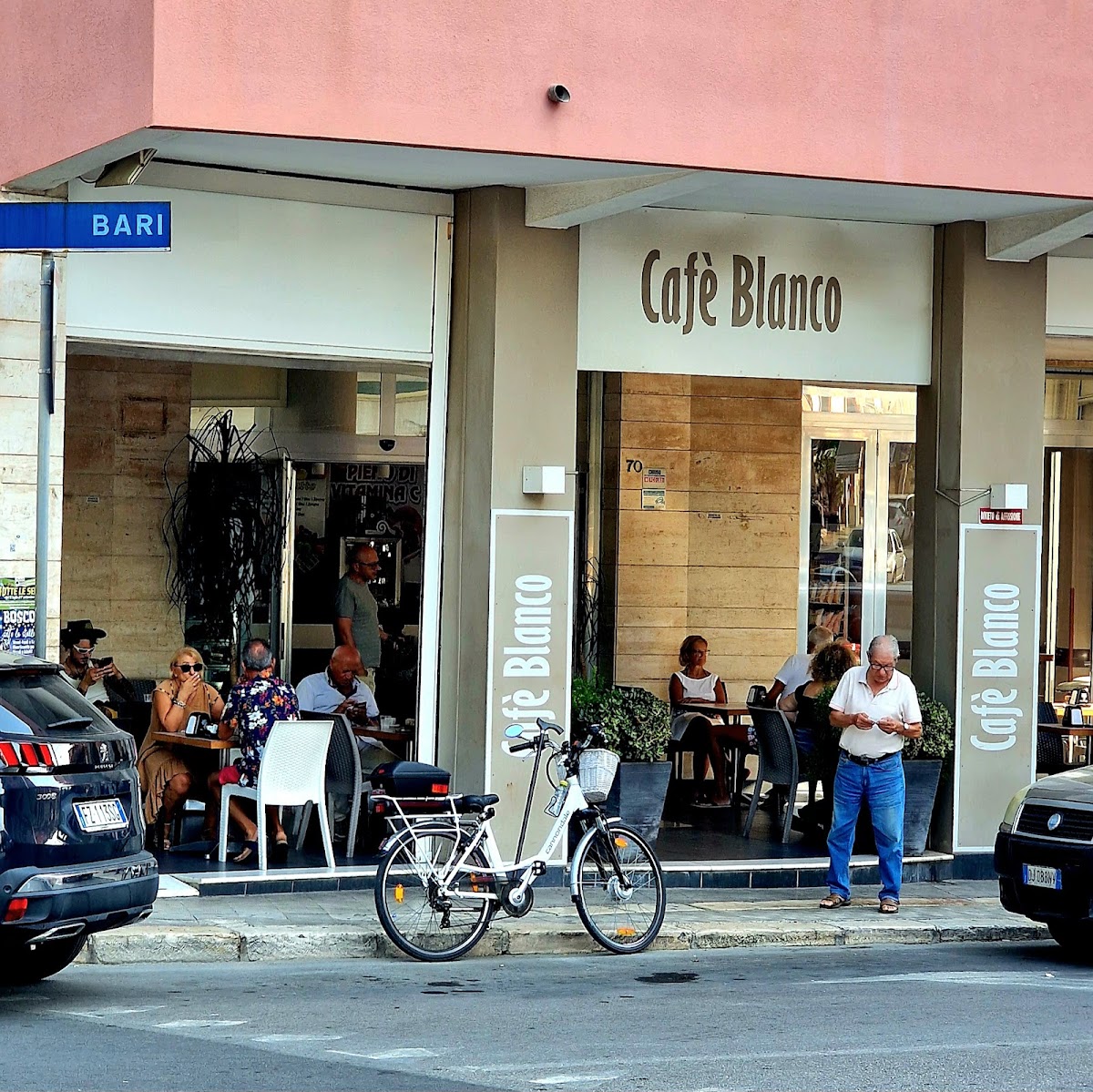Blanco Cafe