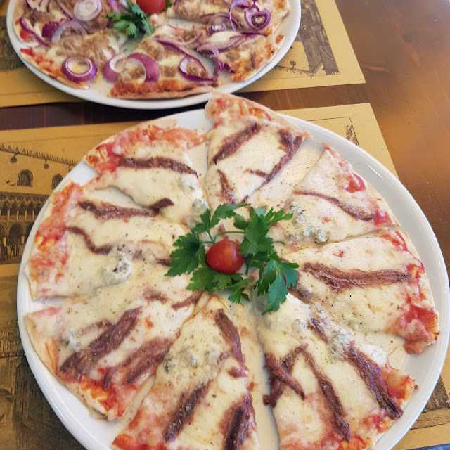 Piadipizza Acciughe E Gorgo