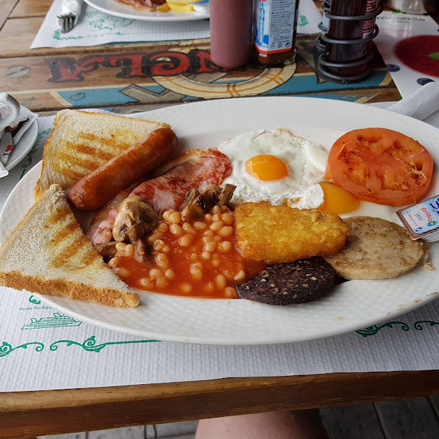 Sausage with Chips