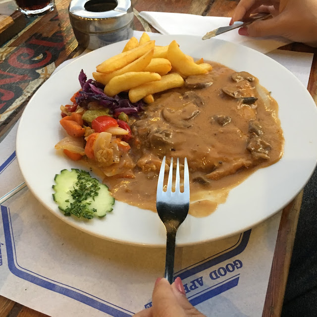 Chicken and Pepper Sauce