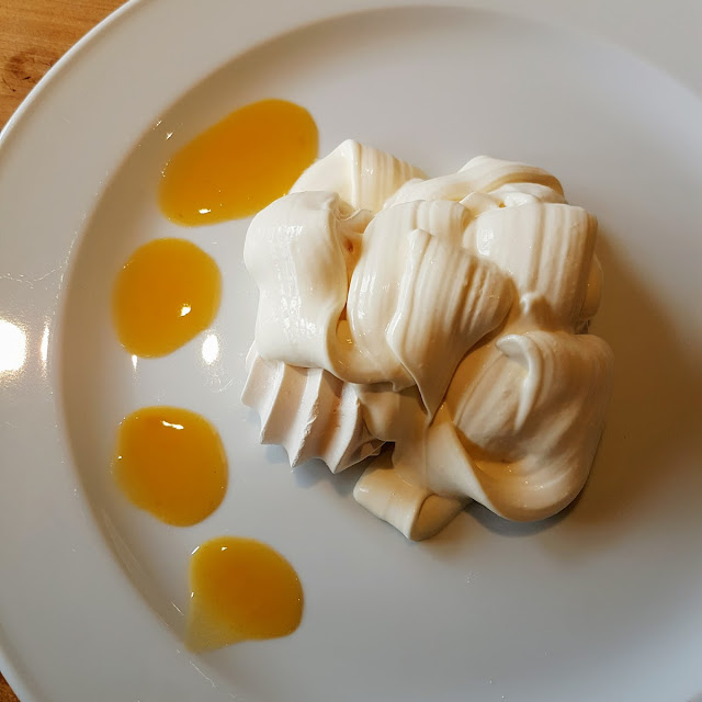 Meringue À la Crème