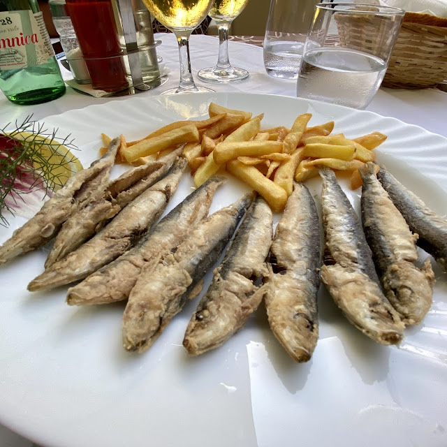 Frittierte Sardinen