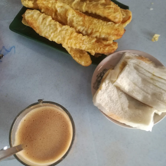 奶茶和香蕉糕