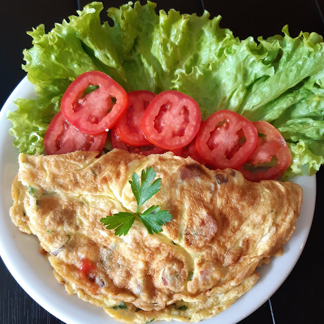 Omelete Com Salada