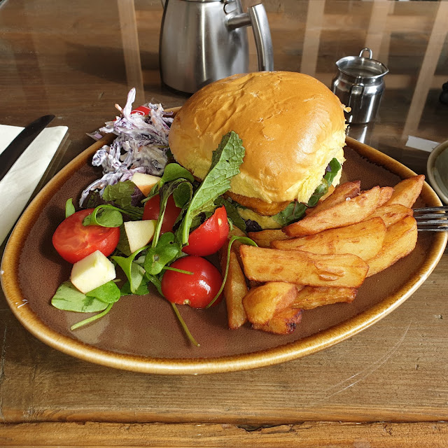 Halloumi Burger with Spicy Pineapple Salad & Chips