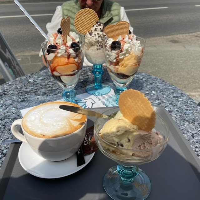 Erdbeer- Und Joghurtheidelbeerbecher