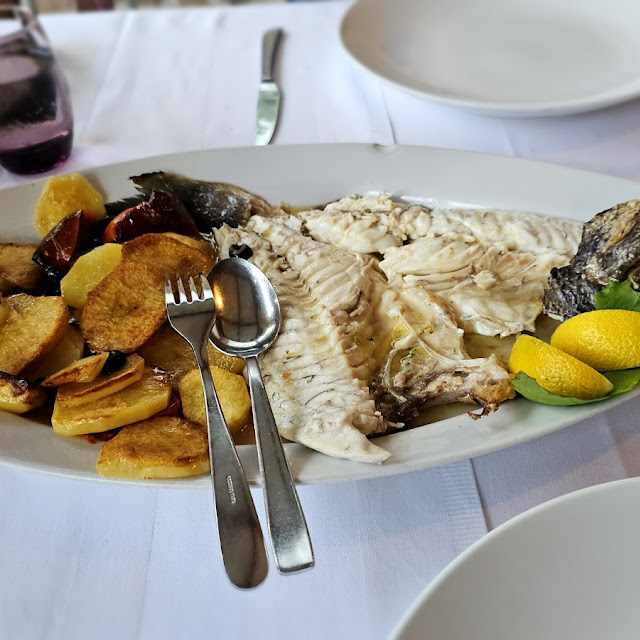 Branzino Al Forno Con Patate E Pomodorini
