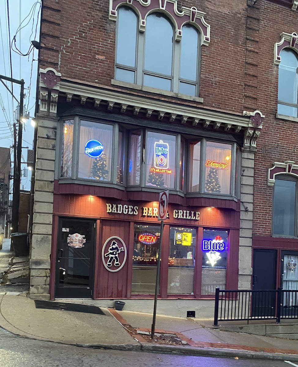 Badges Bar & Grille