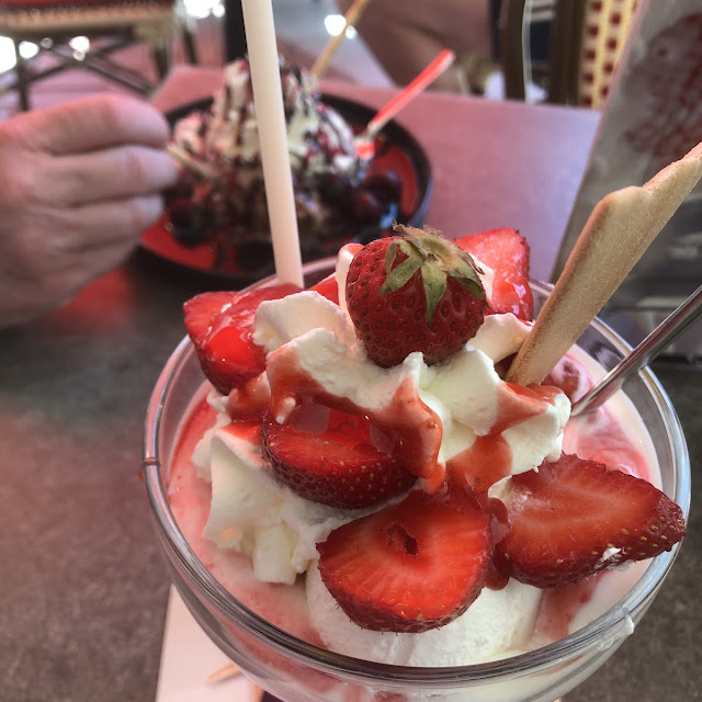 Erdbeer- Joghurt Becher