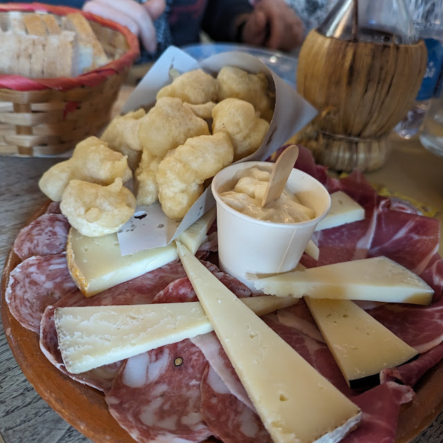 Tagliere Di Affettati E Formaggi