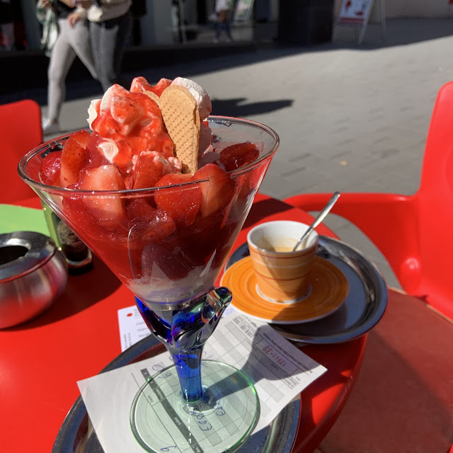 Eerdbeerbecher