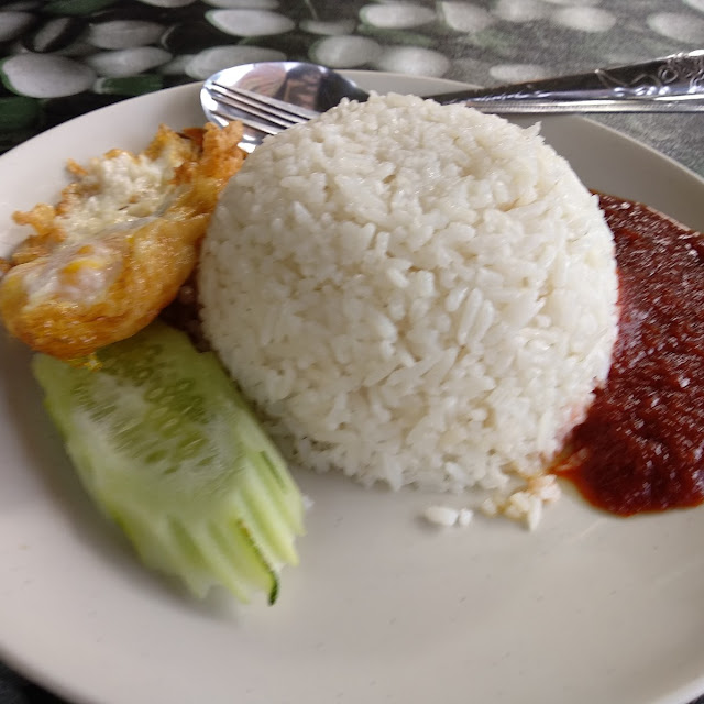 Nasi Lemak Ayam Goreng