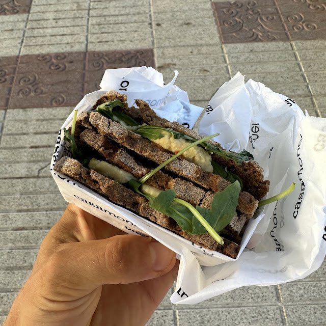 Humus Sandwich