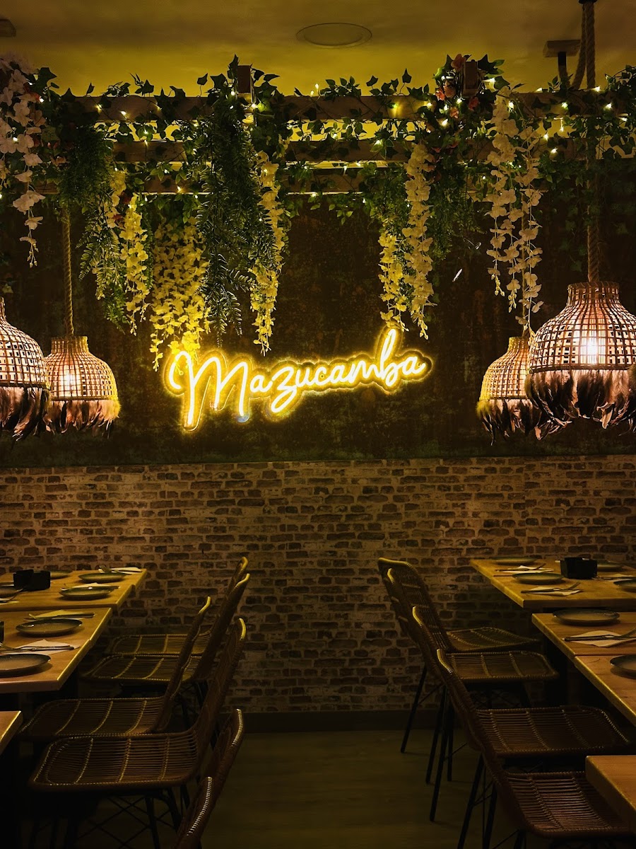 Restaurante Mazucamba Street Food