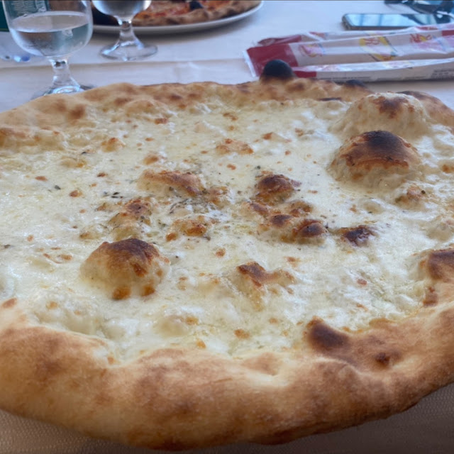 Pizza Biancaneve
