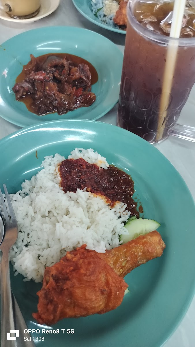 kedai minum pagi bukit kuching