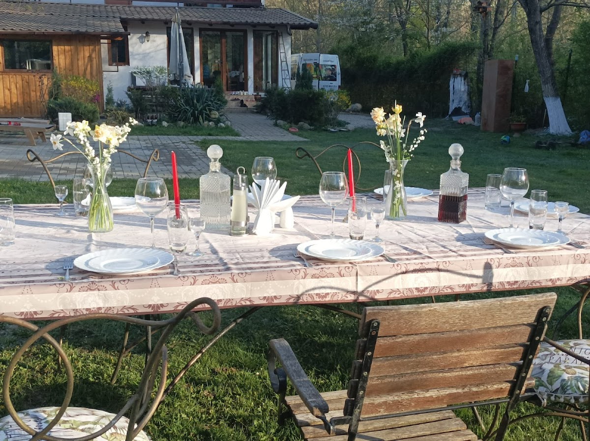 Punct Gastronomic Local Gradina cu Nuci
