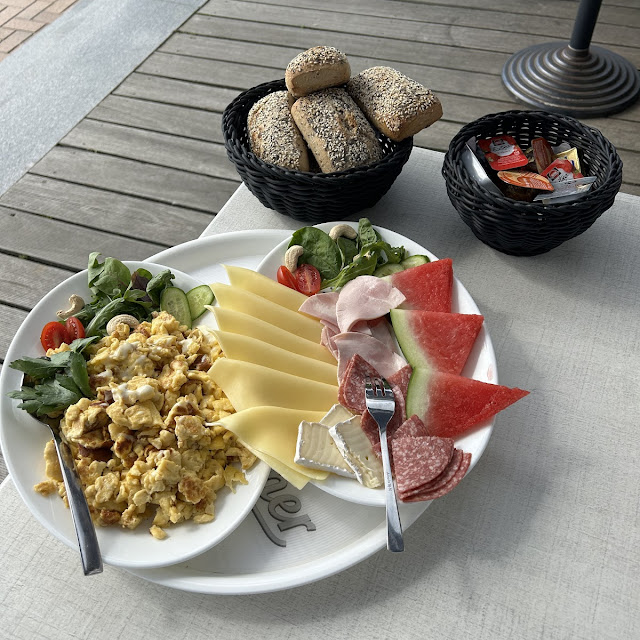 Großes Frühstück