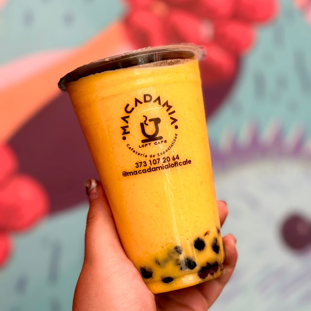 Frappe de Mango Cremoso Y Toronja Con Bobas