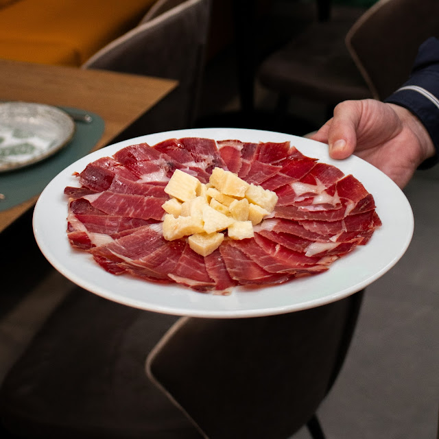 Jamón Ibérico Y Queso Parmesano