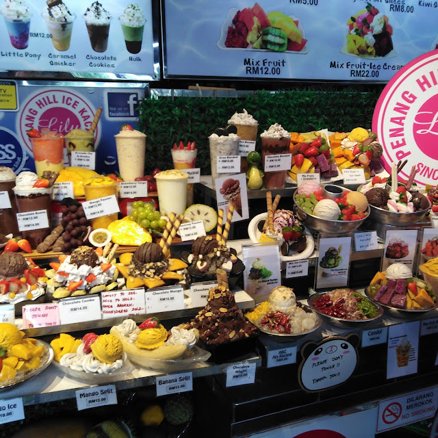 Fresh Fruit Dessert and Cakes
