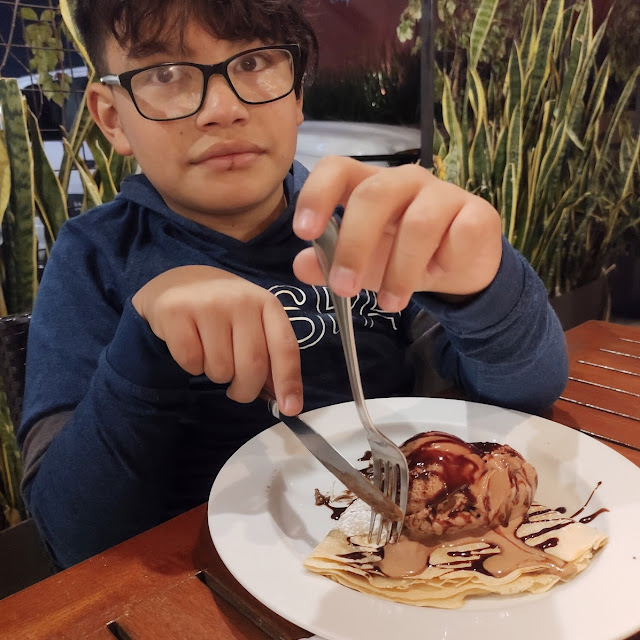 Crepa de Nutella Con Helado Y Azúcar Glass