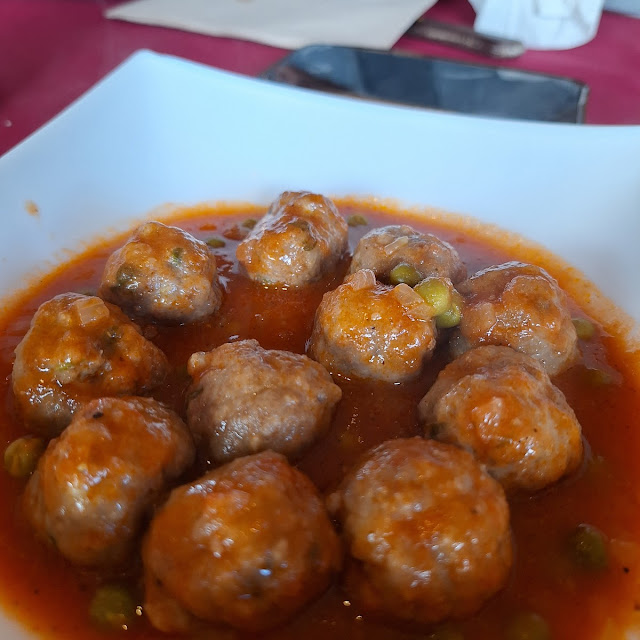 Mandonguilles Amb Pesols