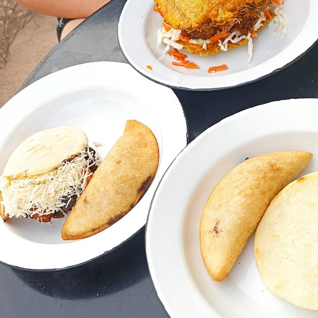 Arepas Y Empanadas