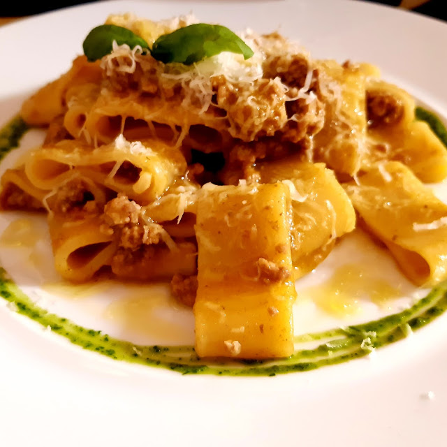 Pacchetti Al Ragù Bianco Con Salsiccia E Provolone
