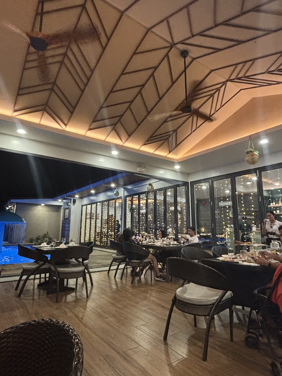 Garden Bay Restaurant & Resort