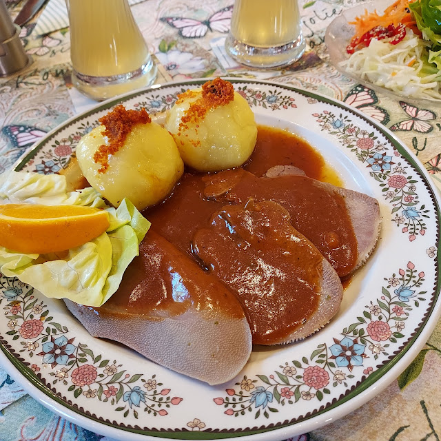 Rinderzunge Rotweinsoße