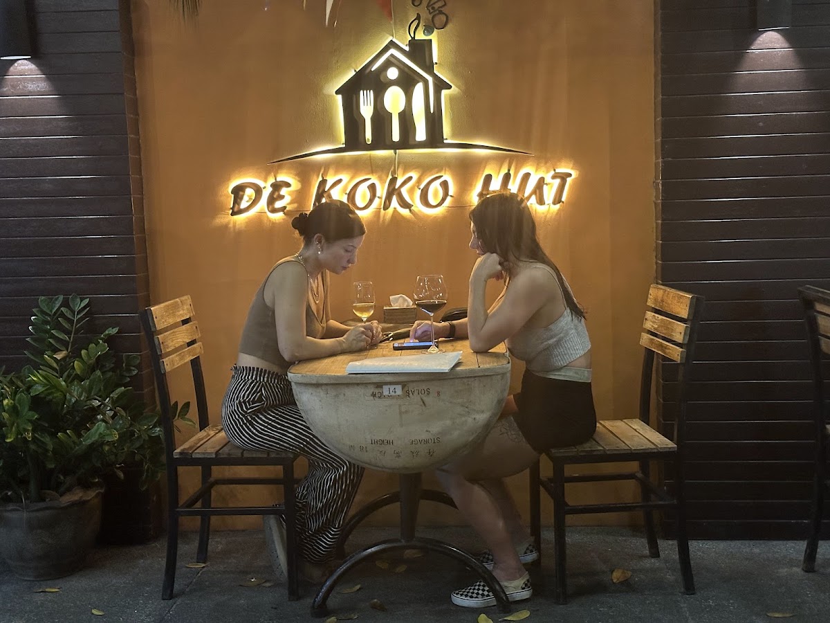 DE KOKO HUT (PHUKET THAILAND)